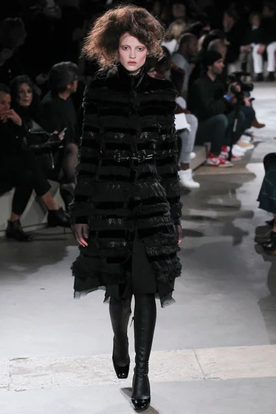 Look 15